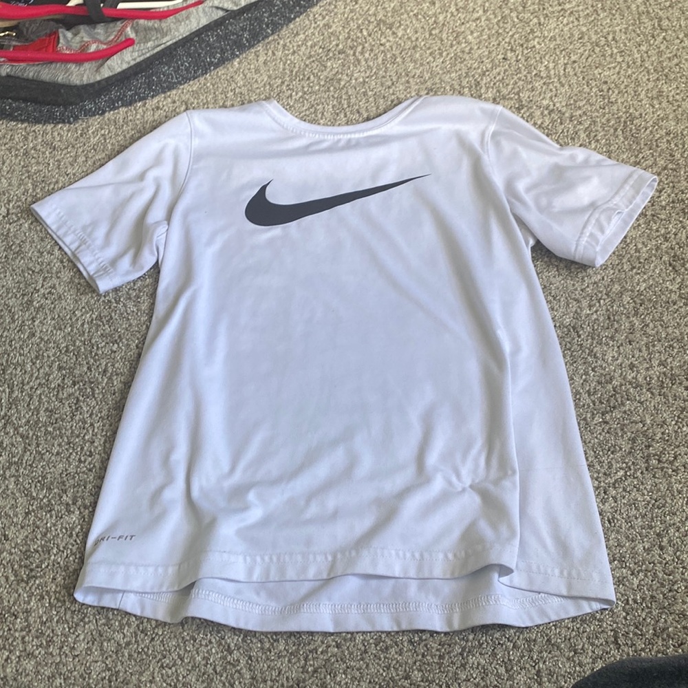 boys nike tshirt